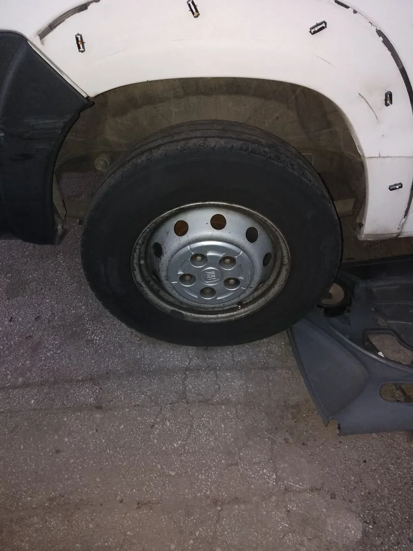 Foto de LLANTA FIAT DUCATO 3 MAXI FURGÓN TS 35 (295) 2.3 JTD CAT (131 CV / 96 KW)