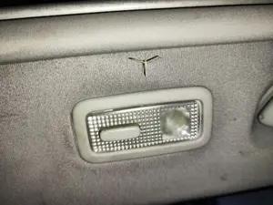 Foto de LUZ INTERIOR PEUGEOT 308 SW 1.6 HDi FAP CAT (9HZ / DV6TED4) (109 CV / 80 KW) referencia 9674191077