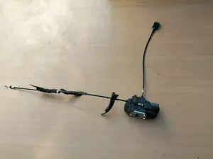 Foto de CERRADURA PUERTA DELANTERA DERECHA NISSAN MICRA (K12E) 1.2 CAT (65 CV / 48 KW) referencia 2708H