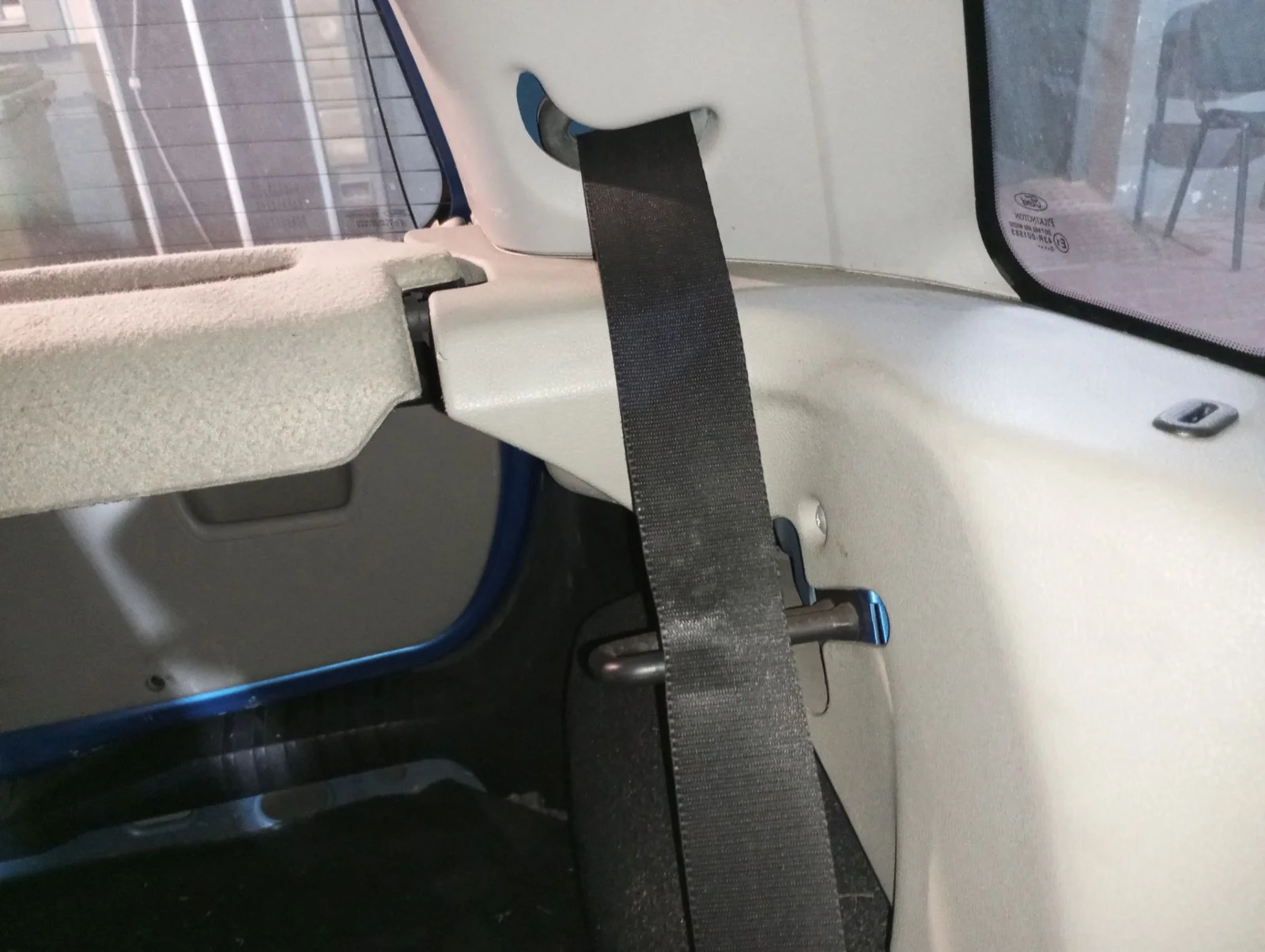 Foto de CINTURON SEGURIDAD TRASERO IZQUIERDO FORD FIESTA (CBK) 1.25 16V CAT (69 CV / 51 KW)