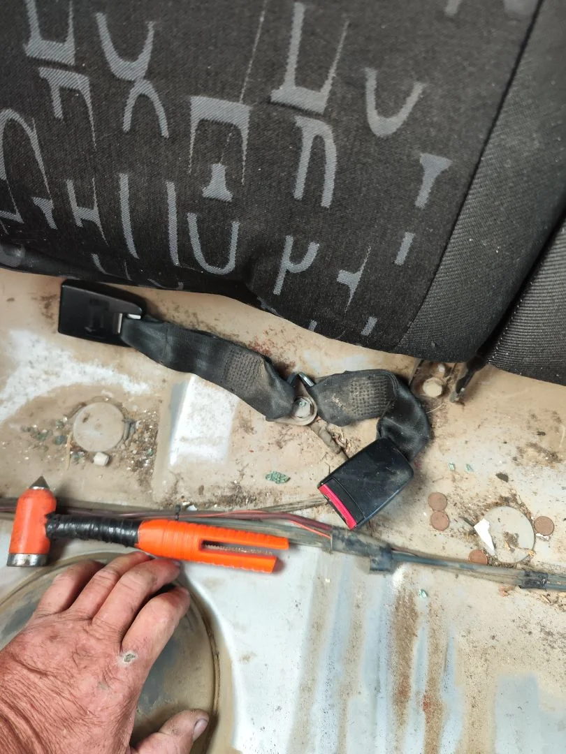 Foto de ENGANCHE CINTURON TRASERO DERECHO PEUGEOT 206 1.6 16V CAT (109 CV / 80 KW)