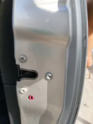 Foto de CERRADURA PUERTA TRASERA DERECHA OPEL MERIVA 1.7 16V CDTI (101 CV / 74 KW) referencia 13154793
