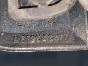 Foto de MANETA EXTERIOR DELANTERA IZQUIERDA PEUGEOT 106 (S2) referencia 9612184277 foto 3