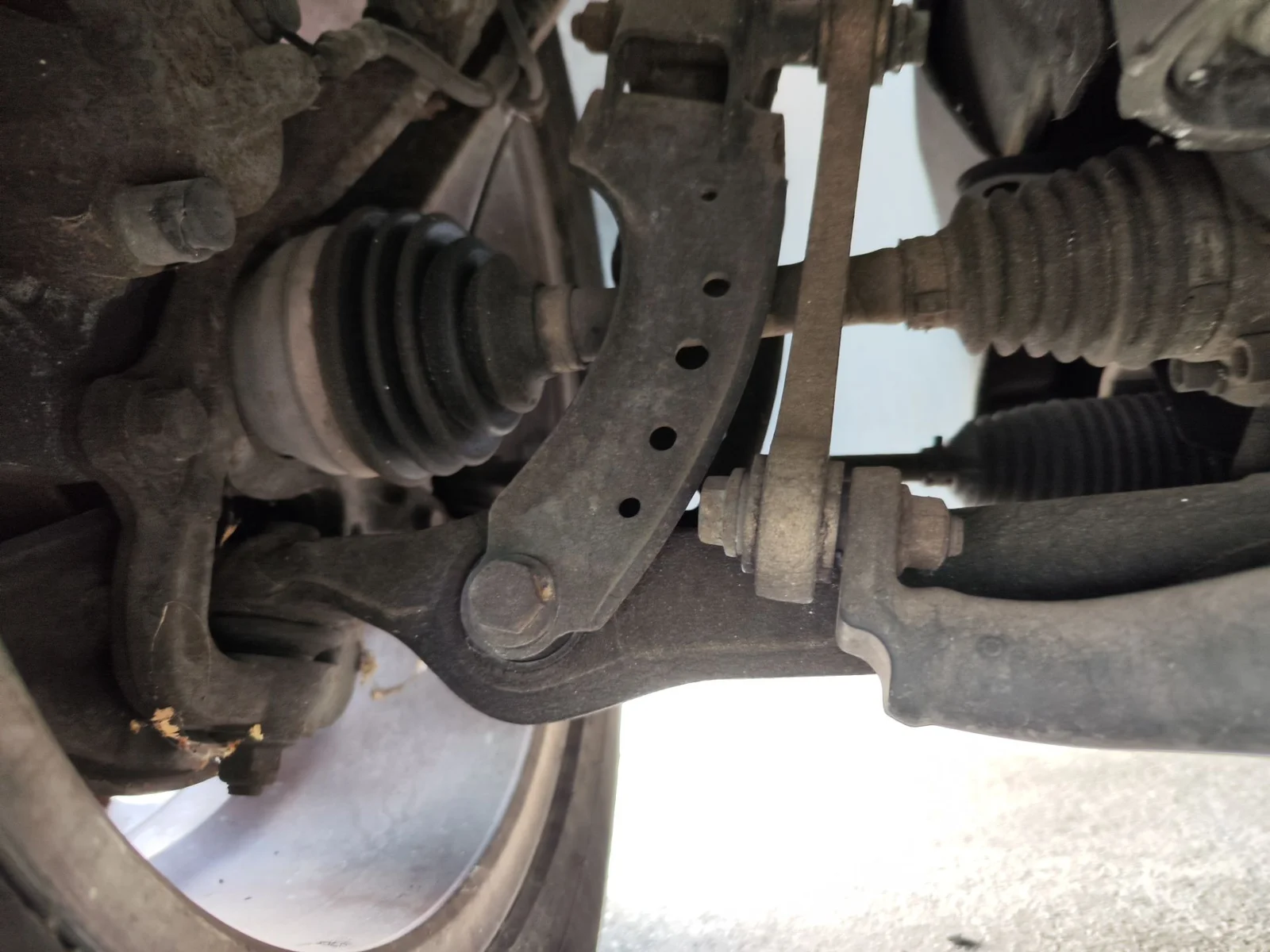 Foto de BRAZO SUSPENSION DELANTERO DERECHO VOLKSWAGEN TOUAREG (7LA) 2.5 TDI (174 CV / 128 KW)