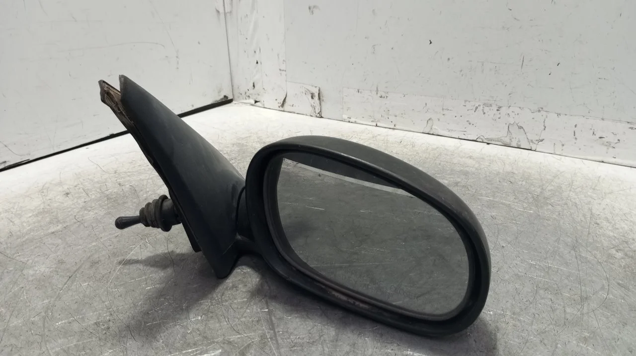 Foto de RETROVISOR DERECHO DAEWOO LANOS referencia E11015355