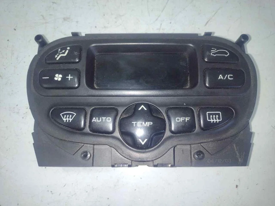 Foto de MANDO CLIMATIZADOR PEUGEOT 307 CC CABRIO-COUPÉ (S1)(10.2003) 2.0 16V CAT (136 CV / 100 KW) referencia 216673905
