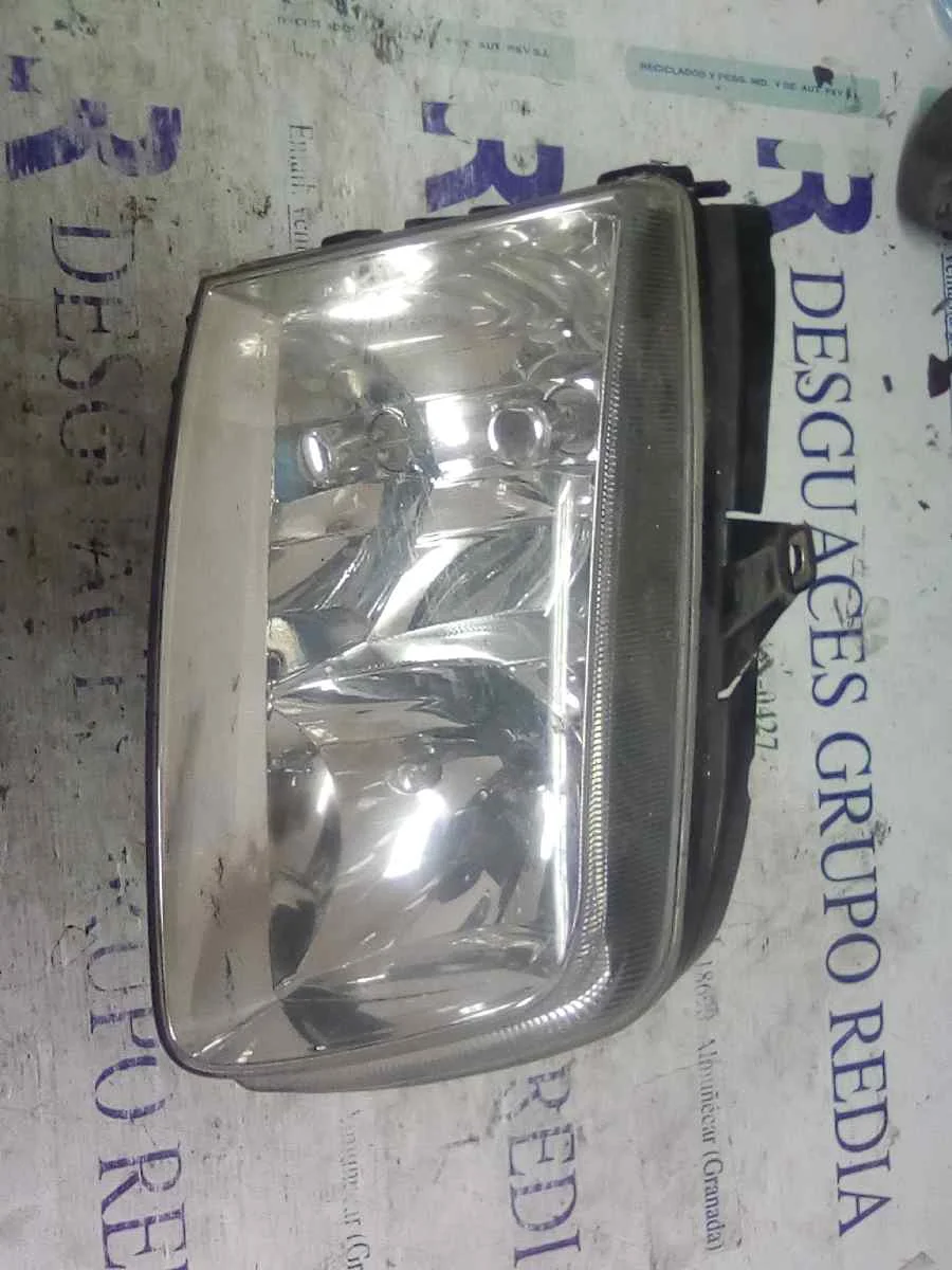 Foto de FARO DERECHO VOLKSWAGEN POLO III BERLINA (6N2) referencia 087642