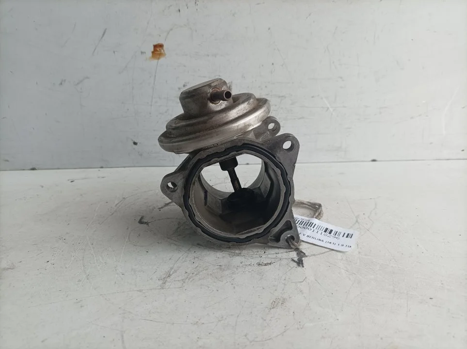 Foto de VALVULA EGR VOLKSWAGEN GOLF V (1K1)(10.2003) referencia 038129637D