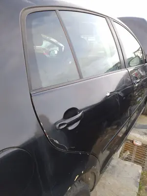 Foto de PUERTA TRASERA DERECHA VOLKSWAGEN GOLF PLUS V (5M1) 1.9 TDI (105 CV / 77 KW)