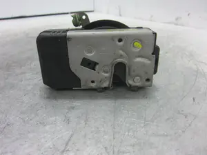 Foto de CERRADURA PUERTA DELANTERA DERECHA OPEL VECTRA B BERLINA 2.0 DTI (101 CV / 74 KW)