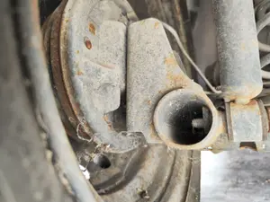 Foto de MANGUETA TRASERA IZQUIERDA RENAULT CLIO III 1.2 16V (75 CV / 55 KW)