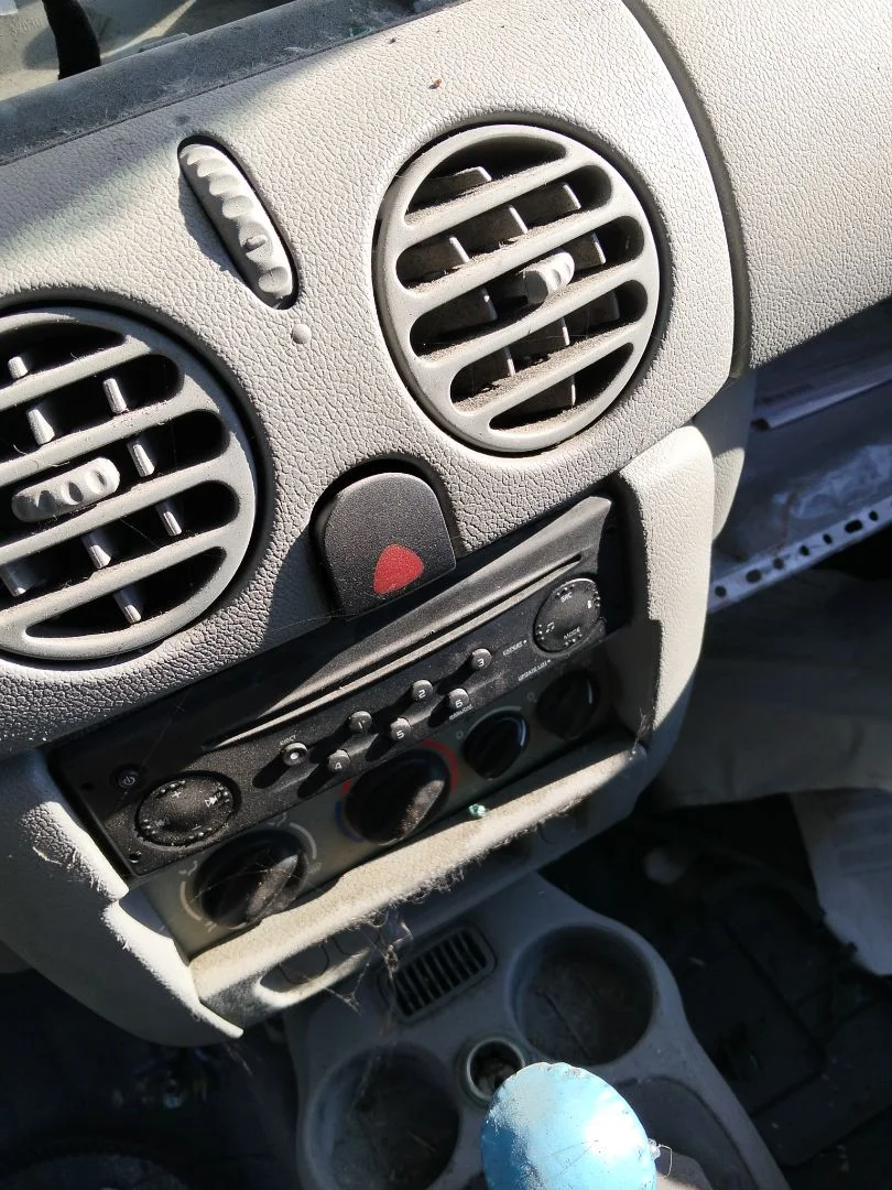 Foto de WARNING RENAULT KANGOO I (F/KC0) 1.5 dCi Diesel (82 CV / 60 KW)