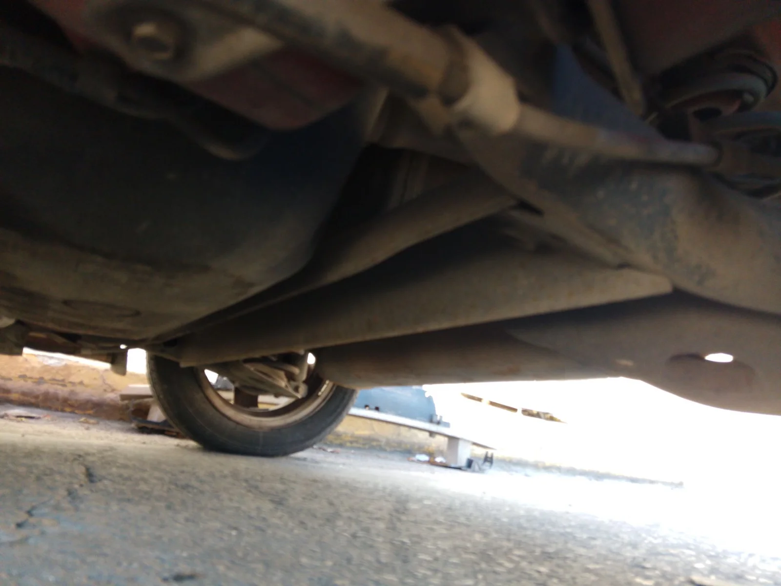 Foto de EJE TRASERO PEUGEOT 107 1.0 CAT (384F) (68 CV / 50 KW)