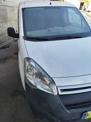 Foto de CAPO CITROEN BERLINGO FURGÓN 1.6 Blue-HDI FAP (99 CV / 73 KW) foto 2