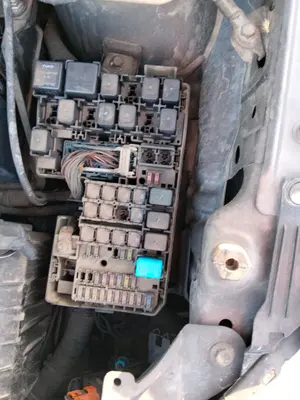 Foto de CAJA RELES / FUSIBLES MAZDA 5 BERLINA (CR)