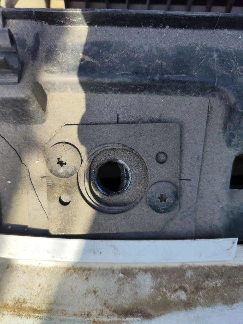 Foto de CERRADURA CAPO NISSAN INTERSTAR (X70) 2.5 dCi Diesel CAT (114 CV / 84 KW)