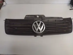 Foto de REJILLA DELANTERA VOLKSWAGEN POLO IV (9N1) 1.4 16V (101 CV / 74 KW) referencia 6Q0853651