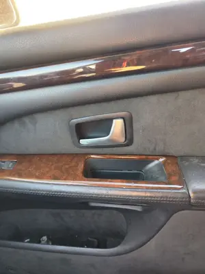 Foto de MANETA INTERIOR DELANTERA DERECHA AUDI A8 (D2) 4.2 V8 40V (310 CV / 228 KW)