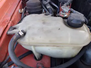 Foto de DEPOSITO EXPANSION FIAT SEICENTO (187) 0.9 CAT (39 CV / 29 KW)