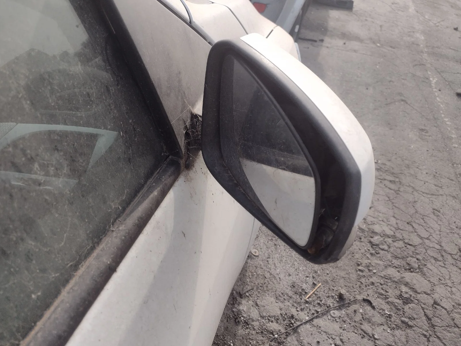 Foto de RETROVISOR DERECHO RENAULT MEGANE III BERLINA 5P 2.0 16V (140 CV / 103 KW)