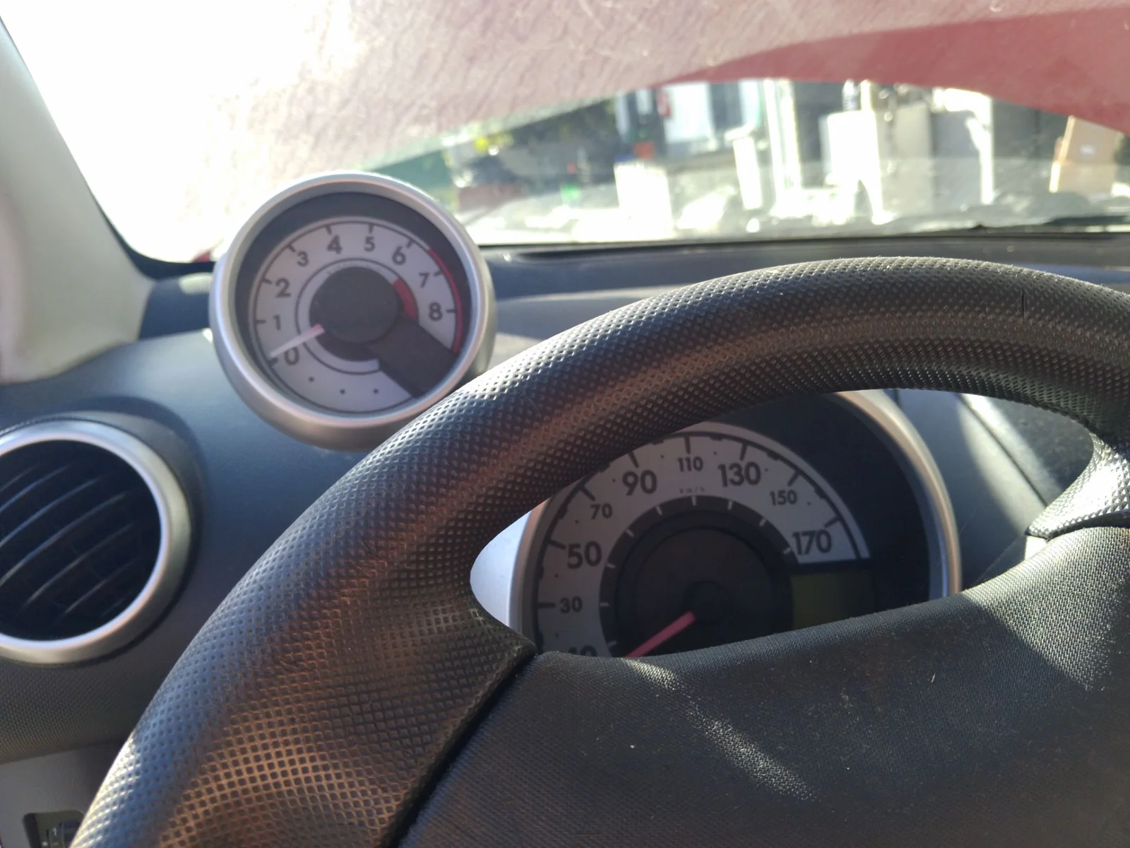 Foto de CUADRO INSTRUMENTOS PEUGEOT 107 1.0 CAT (384F) (68 CV / 50 KW)