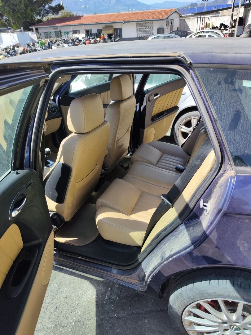 Foto de GOMAS CONTORNO PUERTA ALFA ROMEO 156 SPORTWAGON 2.4 JTD CAT (175 CV / 129 KW)