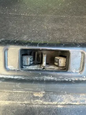 Foto de CERRADURA MALETERO / PORTON SAAB 9-3 BERLINA 1.9 TiD CAT (150 CV / 110 KW)