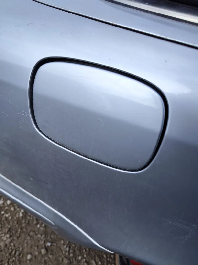 Foto de TAPA EXTERIOR COMBUSTIBLE MERCEDES-BENZ CLK (BM 208) CABRIO 3.2 V6 18V CAT (218 CV / 160 KW)