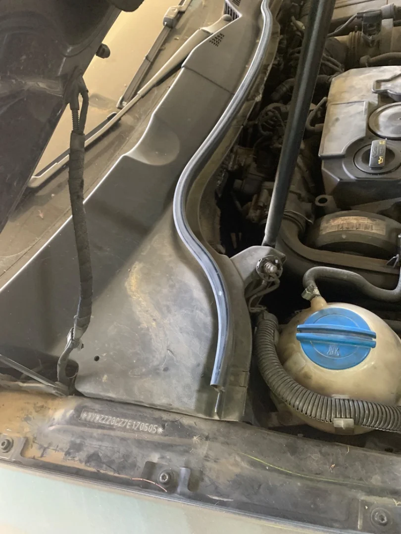 Foto de TORPEDO VOLKSWAGEN PASSAT VARIANT (3C5) 2.0 TDI (140 CV / 103 KW)