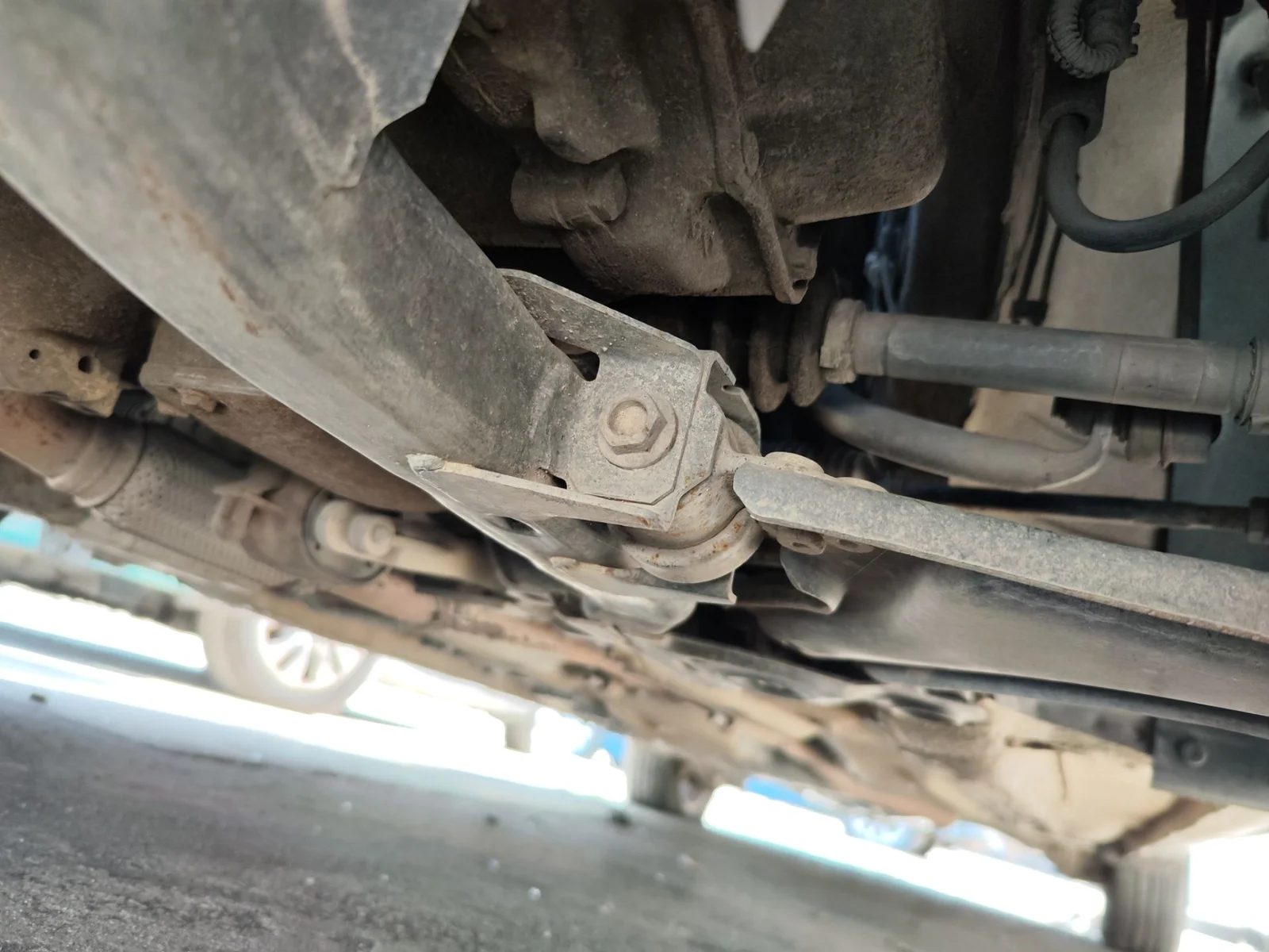 Foto de EJE DELANTERO / CUNA MOTOR OPEL COMBO (CORSA C) 1.3 16V CDTI CAT (Z 13 DT / LN9) (69 CV / 51 KW) referencia 95524795