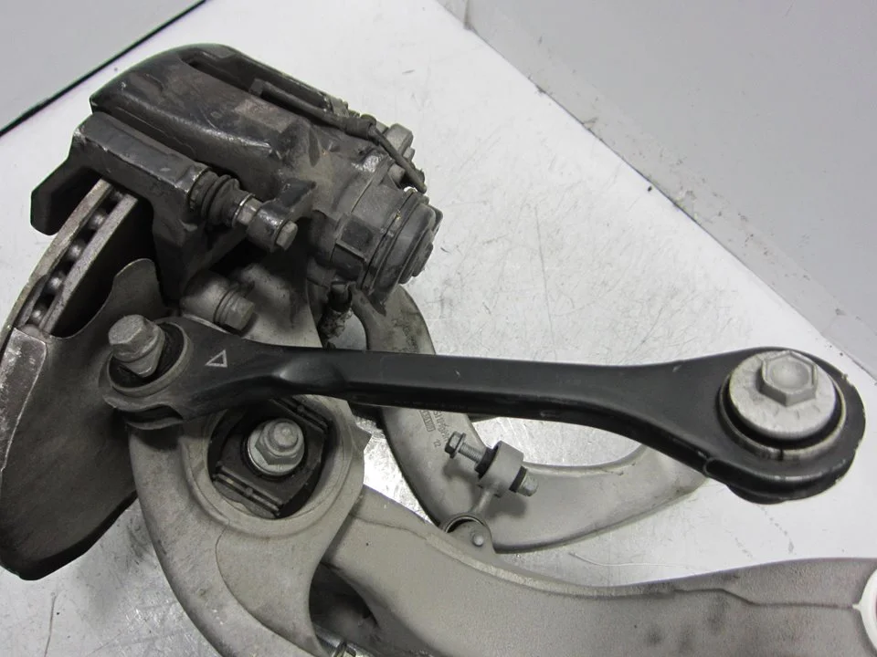 Foto de BRAZO SUSPENSION INFERIOR TRASERO DERECHO PORSCHE MACAN (95BA) referencia 8K0501529L