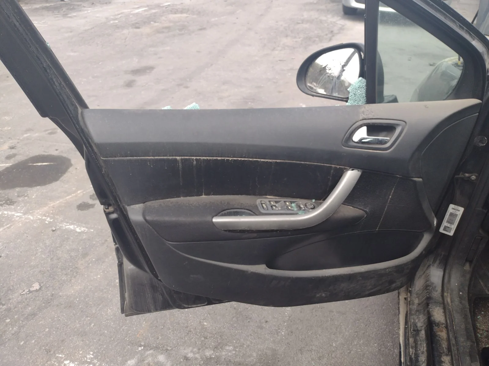 Foto de GUARNECIDO PUERTA DELANTERA IZQUIERDA PEUGEOT 308 1.6 16V HDi (90 CV / 66 KW)