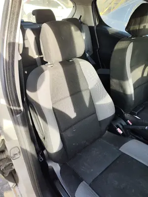 Foto de ASIENTO DELANTERO DERECHO PEUGEOT 207 1.4 HDi (68 CV / 50 KW) foto 2