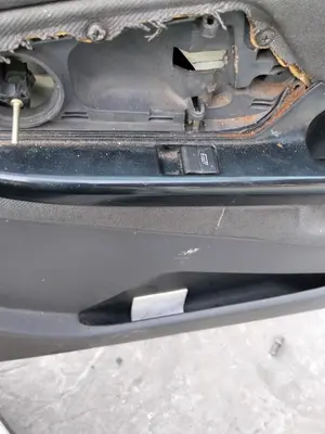 Foto de MANDO ELEVALUNAS DELANTERO DERECHO SEAT IBIZA (6K1) 1.9 TDI (90 CV / 66 KW)