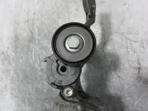 Foto de SOPORTE FILTRO ACEITE PORSCHE MACAN (95BA) referencia 06L903143 foto 6