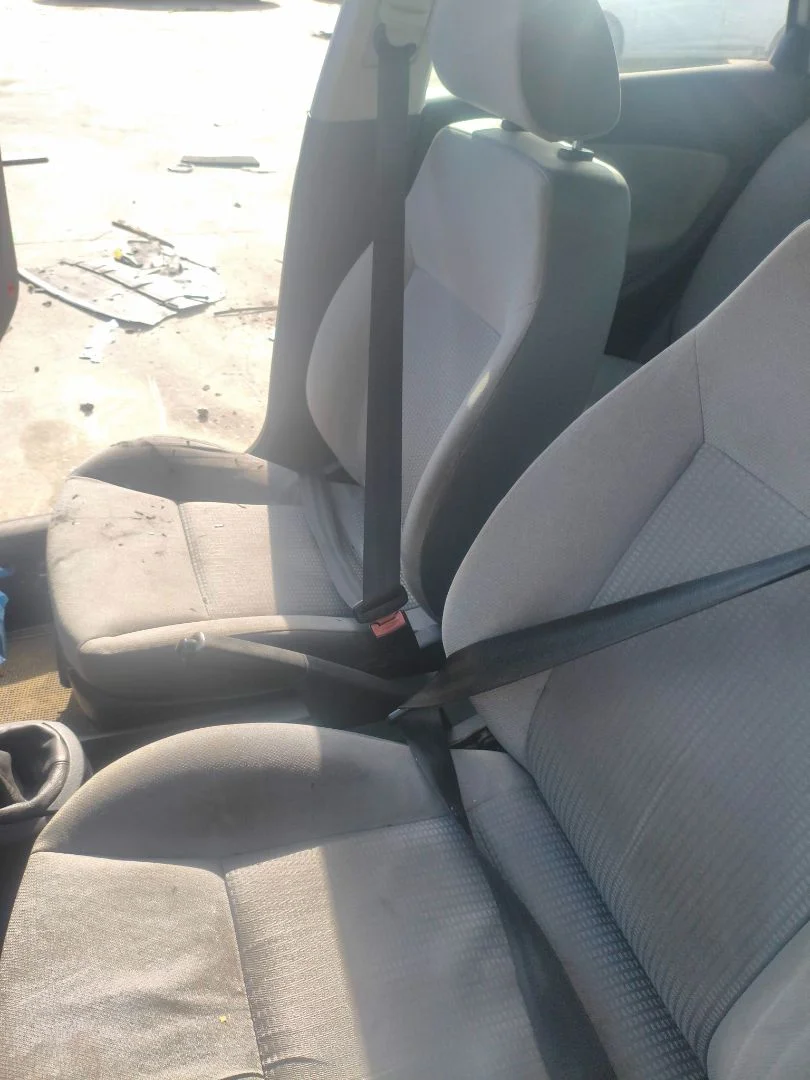 Foto de CINTURON SEGURIDAD DELANTERO DERECHO SEAT IBIZA (6L1) 1.4 16V (75 CV / 55 KW) referencia 6L4857706L FKZ