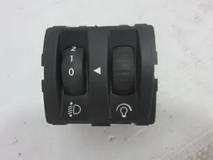 Foto de INTERRUPTOR RENAULT CLIO IV GRANDTOUR 0.9 Energy (90 CV / 66 KW) referencia 251900567R foto 1