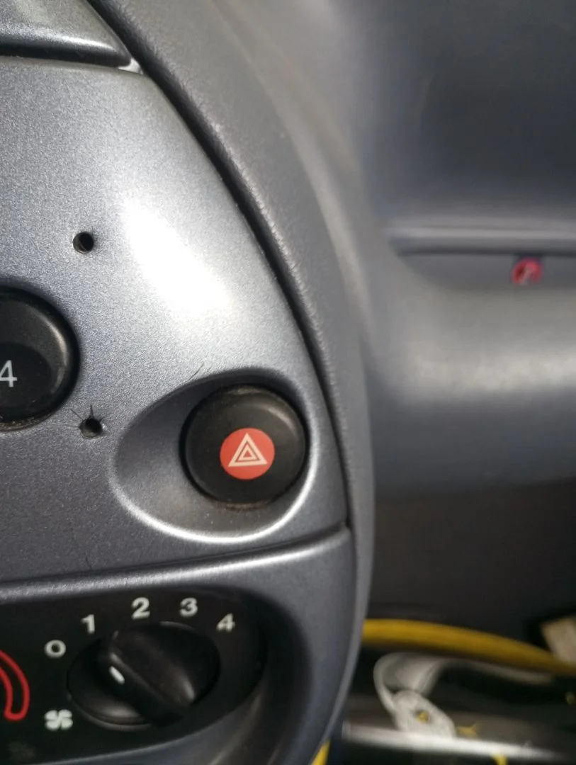 Foto de WARNING FORD KA (CCQ) 1.3 CAT (50 CV / 37 KW)