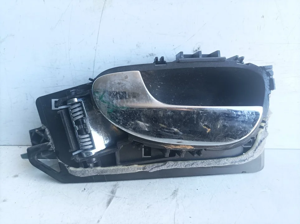 Foto de MANETA INTERIOR DELANTERA IZQUIERDA PEUGEOT 307 (S1)(04.2001) 2.0 16V CAT (136 CV / 100 KW) referencia 9643604577