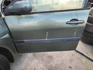 Foto de PUERTA DELANTERA IZQUIERDA RENAULT MEGANE II BERLINA 5P 1.4 16V (98 CV / 72 KW) referencia 7751473728 foto 3