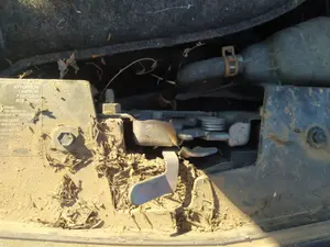 Foto de CERRADURA CAPO RENAULT CLIO III 1.5 dCi Diesel CAT (86 CV / 63 KW)