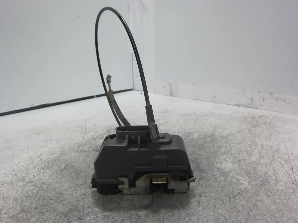 Foto de CERRADURA PUERTA TRASERA IZQUIERDA RENAULT SCENIC III (JZ) 1.6 16V (110 CV / 81 KW) referencia 119333