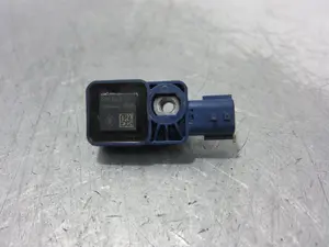 Foto de SENSOR DE IMPACTO DACIA LOGAN II 1.5 dCi Diesel FAP CAT (90 CV / 66 KW) referencia 988304337R