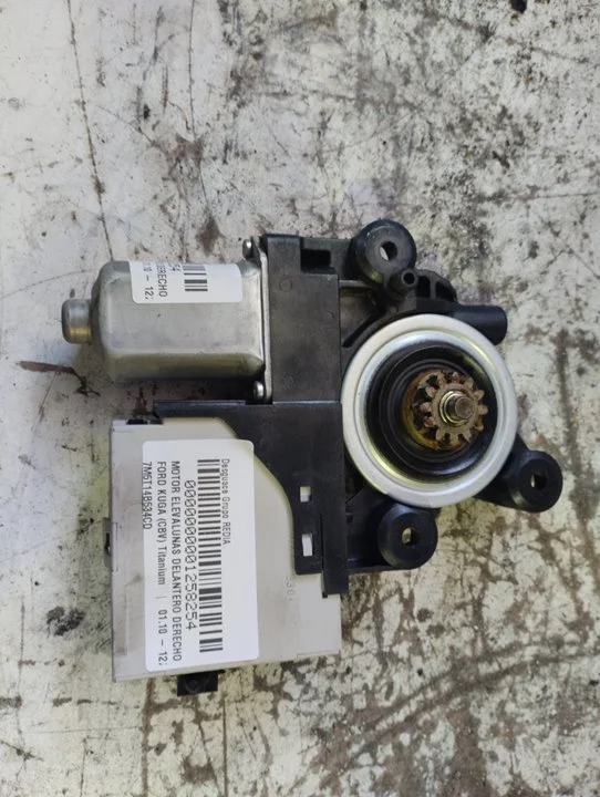 Foto de MOTOR ELEVALUNAS DELANTERO DERECHO FORD KUGA (CBV) 2.0 TDCi CAT (140 CV / 103 KW) referencia 7M5T14B534CD