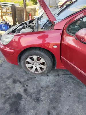 Foto de ALETA DELANTERA IZQUIERDA PEUGEOT 307 (S1)(04.2001) 1.6 16V CAT (109 CV / 80 KW) referencia 7840K8