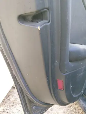 Foto de CERRADURA PUERTA TRASERA IZQUIERDA AUDI A4 AVANT (8E) 1.9 TDI (131 CV / 96 KW) referencia 8E0839016C