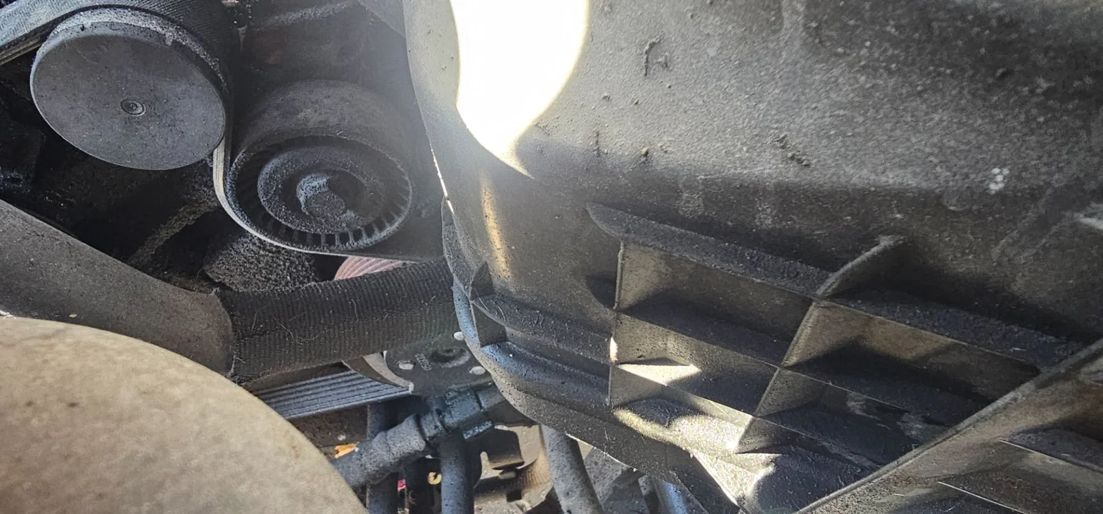 Foto de ALTERNADOR BMW SERIE 3 BERLINA (E90) 2.0 CAT (129 CV / 95 KW)