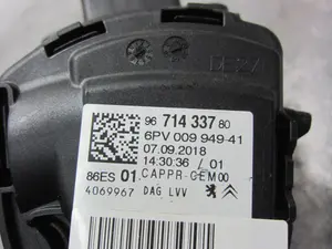 Foto de POTENCIOMETRO PEDAL PEUGEOT 208 1.2 12V e-VTi / PureTech (81 CV / 60 KW) referencia 9671433780 foto 3