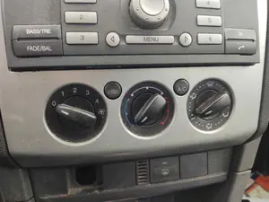 Foto de MANDO CALEFACCION / AIRE ACONDICIONADO FORD FOCUS BERLINA (CAP) 1.8 TDCi Turbodiesel CAT (116 CV / 85 KW) referencia 69607324
