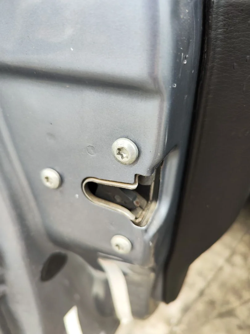 Foto de CERRADURA PUERTA DELANTERA IZQUIERDA OPEL ZAFIRA A 2.0 DTI (101 CV / 74 KW)